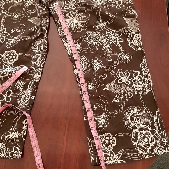 Additions by Chico's Floral Abstract Print Capris Brown Women's 6 (Chico’s 0.5) - Picture 5 of 12